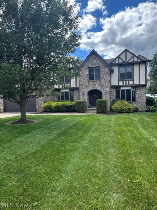 3874 April Dr, Uniontown, OH, 44685-7219 | Card Image