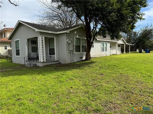 397 W Edgewater Ter, New Braunfels, TX, 78130-4935 | Card Image