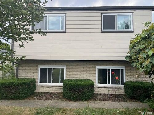 3542 Marc Dr, Sterling Heights, MI, 48310-4387 | Card Image