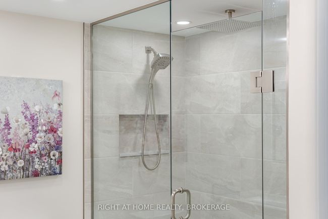 1106 - 442 Maple Ave, Condo with 3 bedrooms, 2 bathrooms and null parking in Burlington ON | Image 29