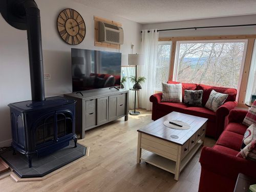 402-220 Mountainside Dr, Stowe, VT, 05672-5654 | Card Image