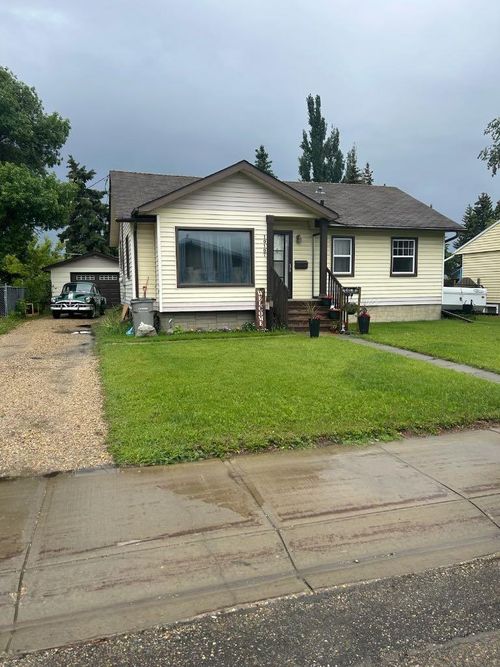 10107 90 Ave, Grande Prairie, AB, T8V0E8 | Card Image