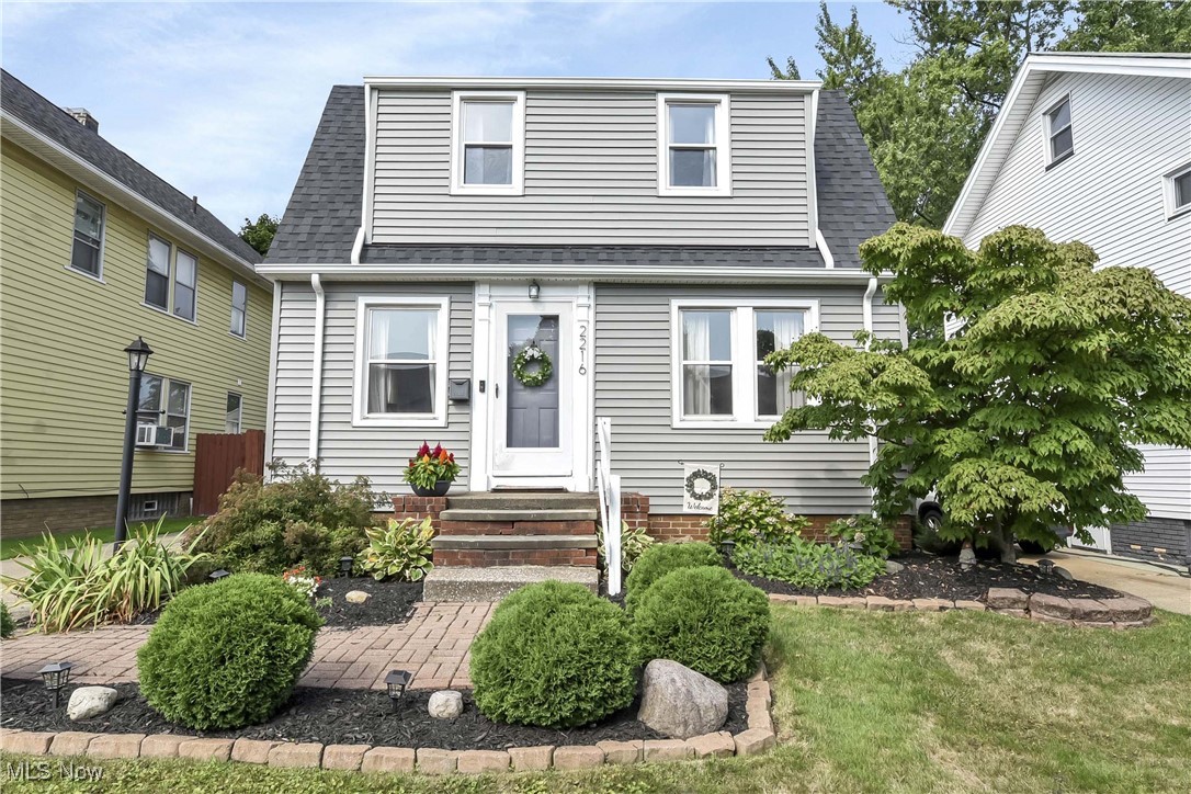 Wascana Ave, Lakewood, OH 44107