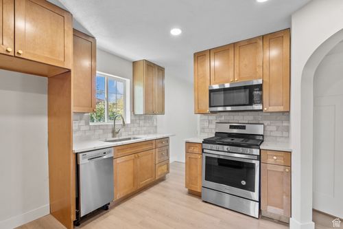 1946 S 1400 E, Salt Lake City, UT, 84105-3754 | Card Image