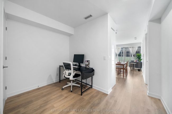 1211 - 501 Yonge St, Condo with 2 bedrooms, 1 bathrooms and null parking in Toronto ON | Image 6