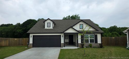 1896 E Tucson Ct, Broken Arrow, OK, 74011-7509 | Card Image