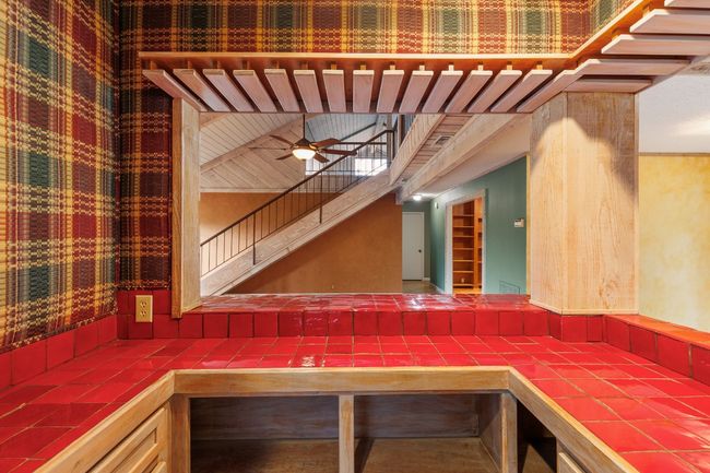 BAR INTERIOR - KITCHEN SIDE | Image 12