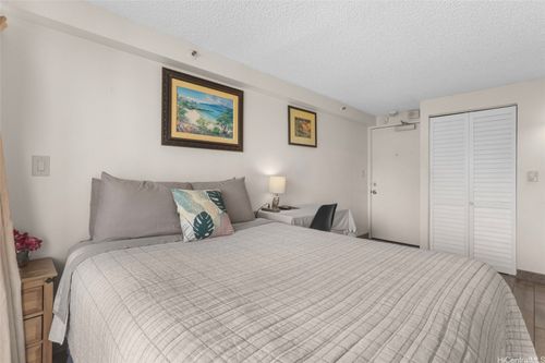 apt-1010-2463 Kuhio Ave, Honolulu, HI, 96815-3369 | Card Image