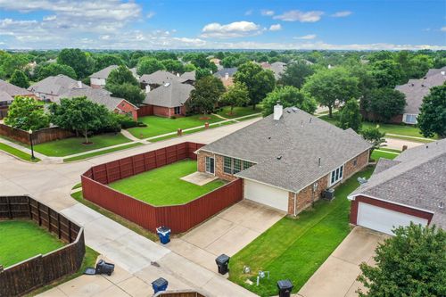 9914 Goldenrod Dr, Frisco, TX, 75035-7035 | Card Image