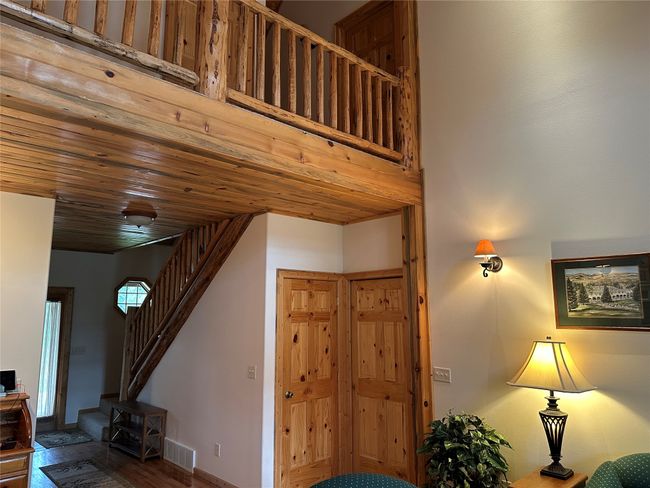Loft: 2 Bedrooms & Full Bath | Image 37