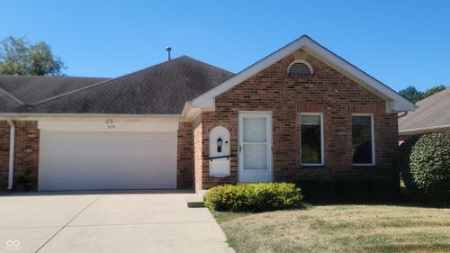 319 E College Ave, Brownsburg, IN, 46112-1240 | Card Image