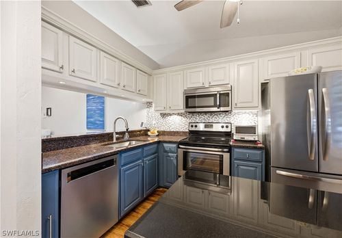 2018-2018 Pine Isle Ln, NAPLES, FL, 34112-6130 | Card Image