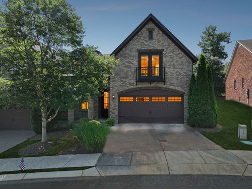 143 Village Cir, Lebanon, TN, 37087-1433 | Card Image