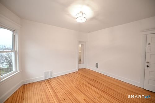 2-117 Marion St, Bridgeport, CT, 06606-4613 | Card Image