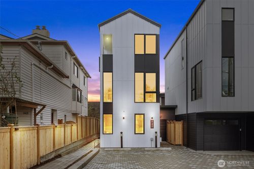 945 Nw 61st St, Seattle, WA, 98107-2855 | Card Image