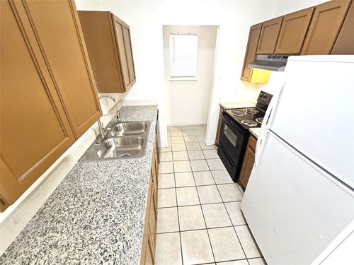 2837 Avenue J, Fort Worth, TX, 76105-3044 | Card Image