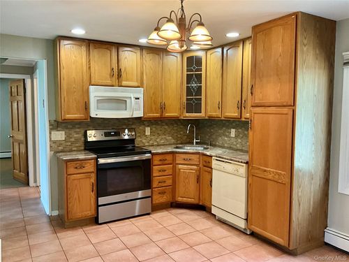 17 Rural Ln, Levittown, NY, 11756-5423 | Card Image