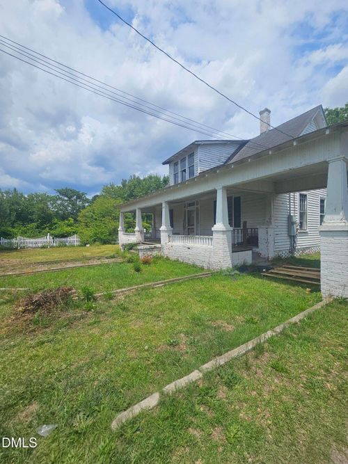 202 E Blanche St, Pine Level, NC, 27568-9207 | Card Image
