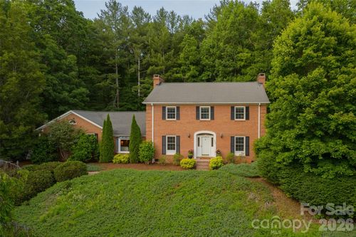 425 Sondley Woods Pl, Asheville, NC, 28805-1156 | Card Image