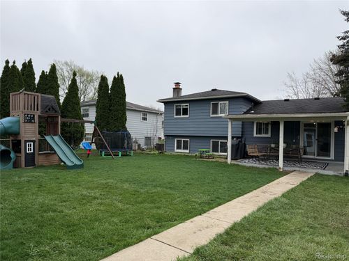 38604 Maes St, Westland, MI, 48186-8061 | Card Image