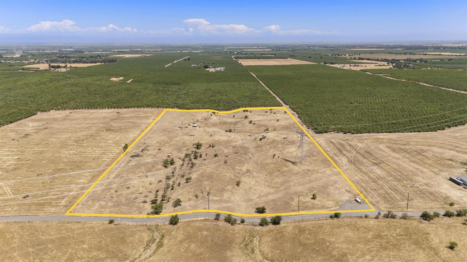 Land in Arbuckle