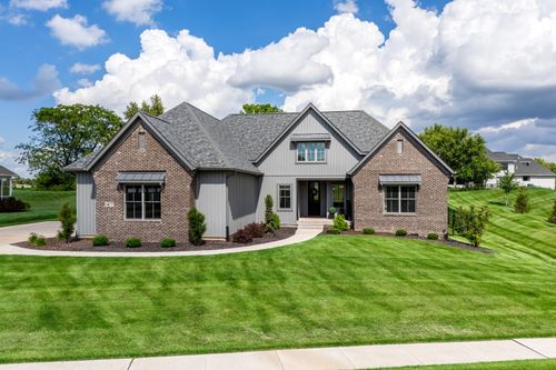 5077 Oak Ridge Ct, Bettendorf, IA, 52722-8259 | Card Image