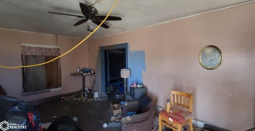 105 E Main St, Wyoming, IA, 52362-7703 | Card Image