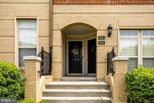 7931 Crescent Park Dr, GAINESVILLE, VA, 20155-1571 | Card Image