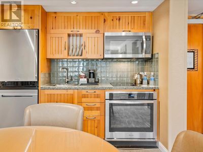 509510 - 4090 Whistler Way, Condo with 2 bedrooms, 2 bathrooms and null parking in Whistler BC | Image 2