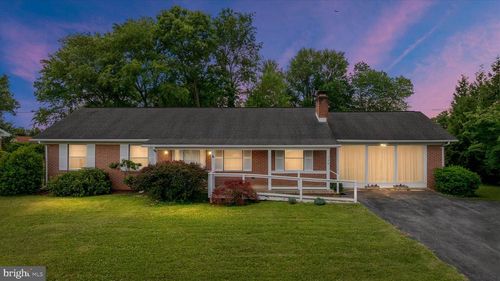 160 Old Martinsburg Rd, SHEPHERDSTOWN, WV, 25443-3593 | Card Image