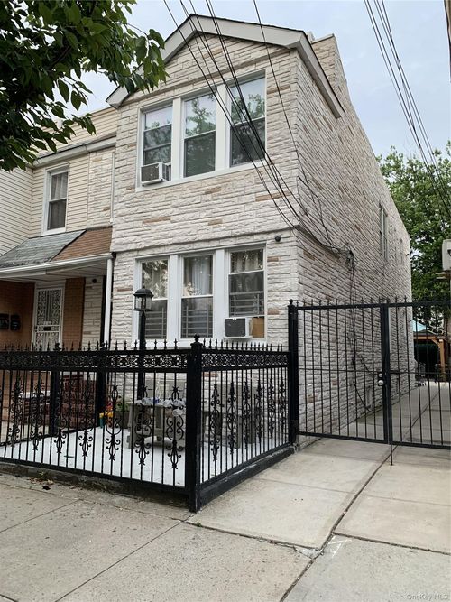 9721 83rd St, Ozone Park, NY, 11416-2004 | Card Image