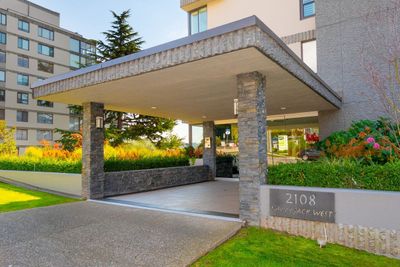 401 - 2108 Argyle Ave, Condo with 1 bedrooms, 1 bathrooms and 1 parking in West Vancouver BC | Image 2