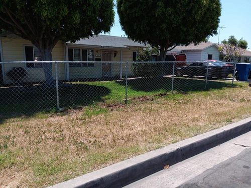 902 E Greenwood Ave, La Habra, CA, 90631-3910 | Card Image