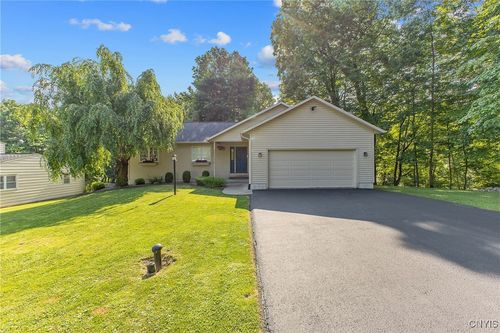 133 Hillcrest Rd, Syracuse, NY, 13219-3109 | Card Image