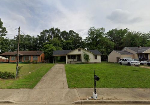 73 E Rollins Rd, Memphis, TN, 38109-2824 | Card Image