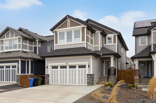 192 Magnolia Manor Se, Calgary, AB, T3M3J1 | Card Image