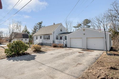 4 Paul Ave, Derry, NH, 03038-3803 | Card Image