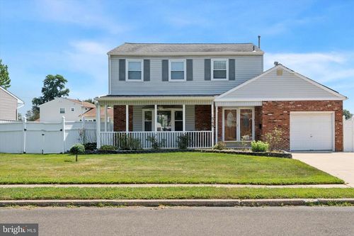 548 Cassingham Rd, FAIRLESS HILLS, PA, 19030-3620 | Card Image