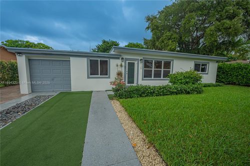 735 Nw 122nd St, North Miami, FL, 33168-6344 | Card Image
