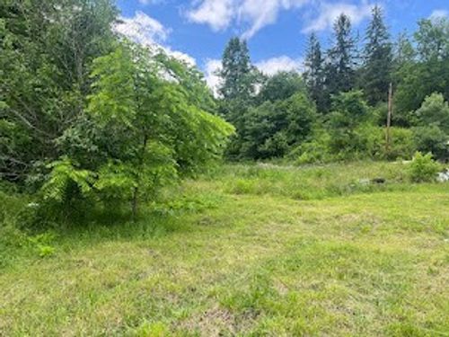 110 Main St, New Freeport, PA, 15352-1571 | Card Image