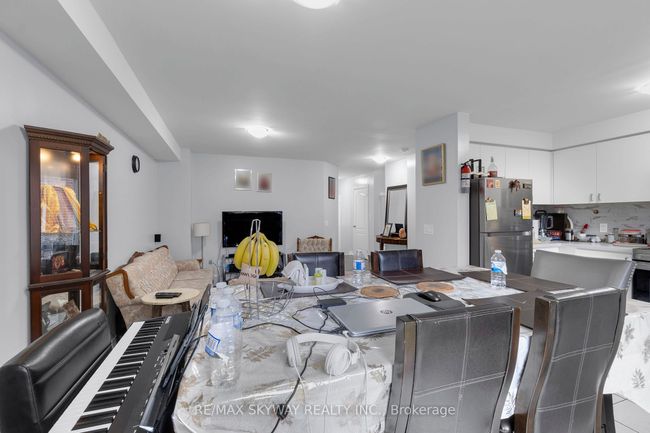 19 Rednor Dr, House attached with 4 bedrooms, 4 bathrooms and 4 parking in Brampton ON | Image 14