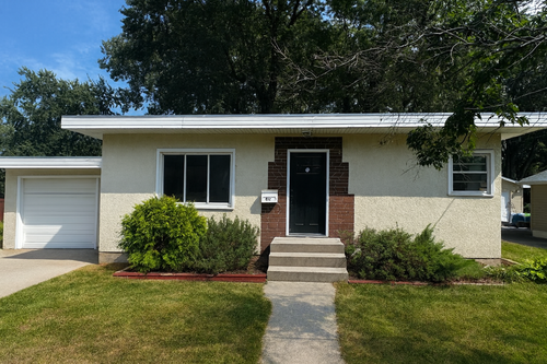 833 7th Ave Nw, New Brighton, MN, 55112-2715 | Card Image