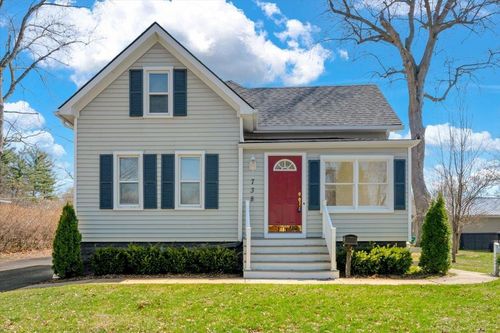 738 N 9th St, Saint Clair, MI, 48079-4853 | Card Image