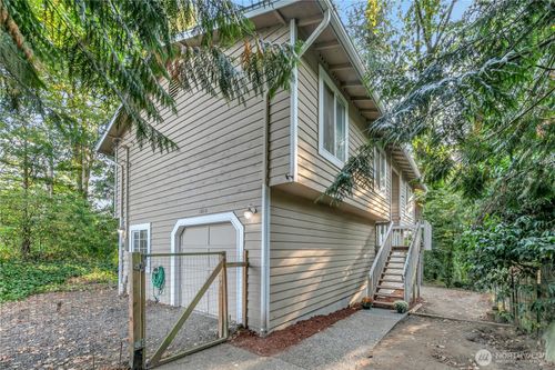 18610 5th Avenue Ne, Suquamish, WA, 98392 | Card Image