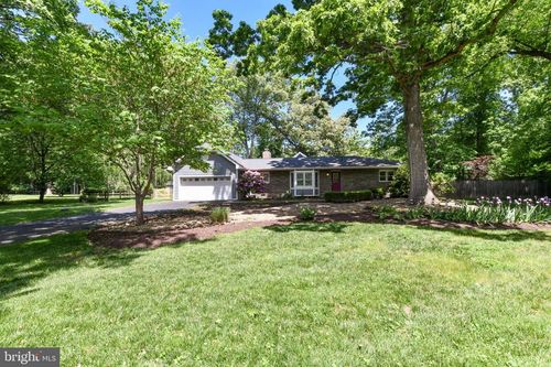 14 Oak Ln, Sterling, VA, 20165-8624 | Card Image