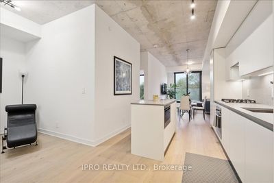 201 - 2720 Dundas St W, Condo with 1 bedrooms, 1 bathrooms and null parking in Toronto ON | Image 3