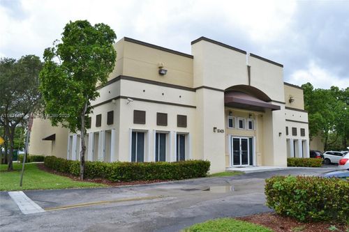 10405 Nw 37th Ter, Doral, FL, 33178 | Card Image