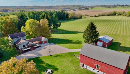 W3046 Krueger Rd, Lake Geneva, WI, 53147-2759 | Card Image