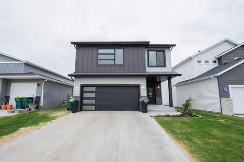 7892 Buckthorn Avenue, Horace, ND, 58047 | Card Image