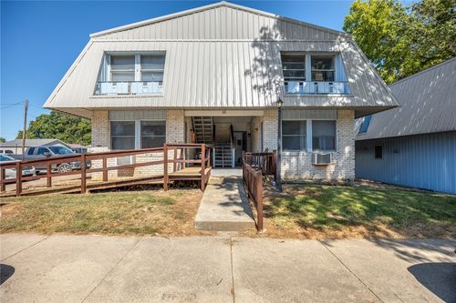 400 S Franklin St, Greenup, IL, 62428-1237 | Card Image